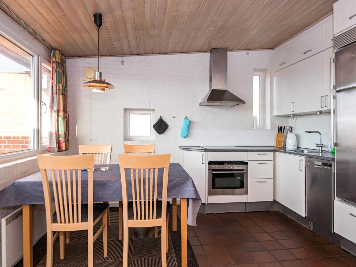 6 Person Holiday Home In Henne Henne Strand Zewnętrze zdjęcie